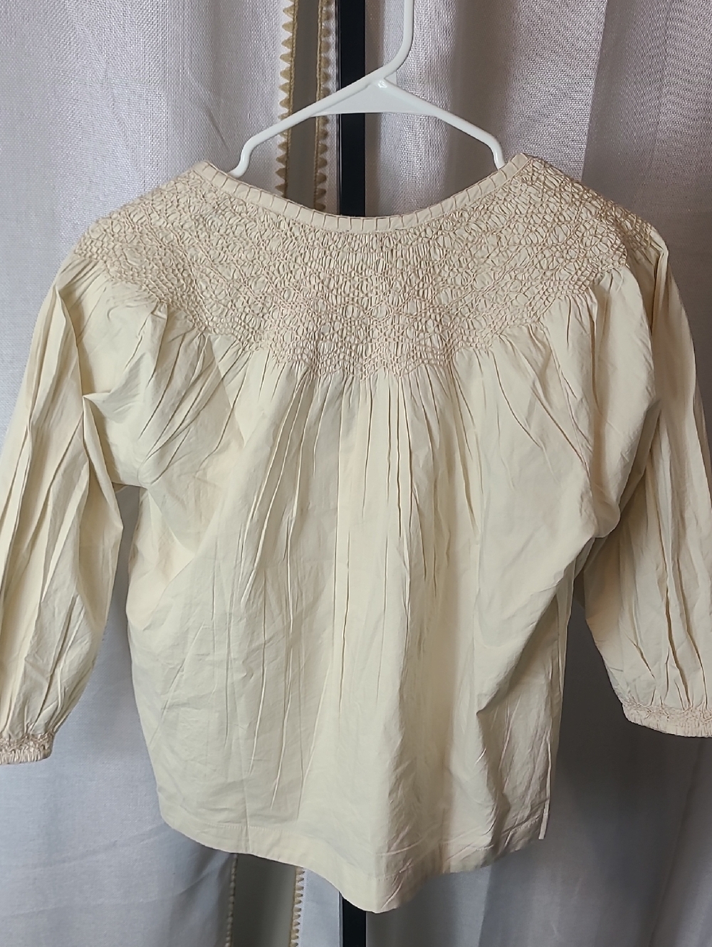 Evereve Top Blouse NWOT Smocked 3/4 Sleeve Boho Cream XS - Picture 5 of 5